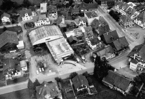 Fotografie des Ortskerns, 1915 (Zentral- und Hochschulbibliothek Luzern)